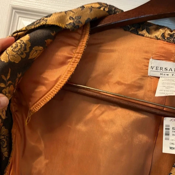 Vintage blazer, gold, and navy - Picture 5 of 7